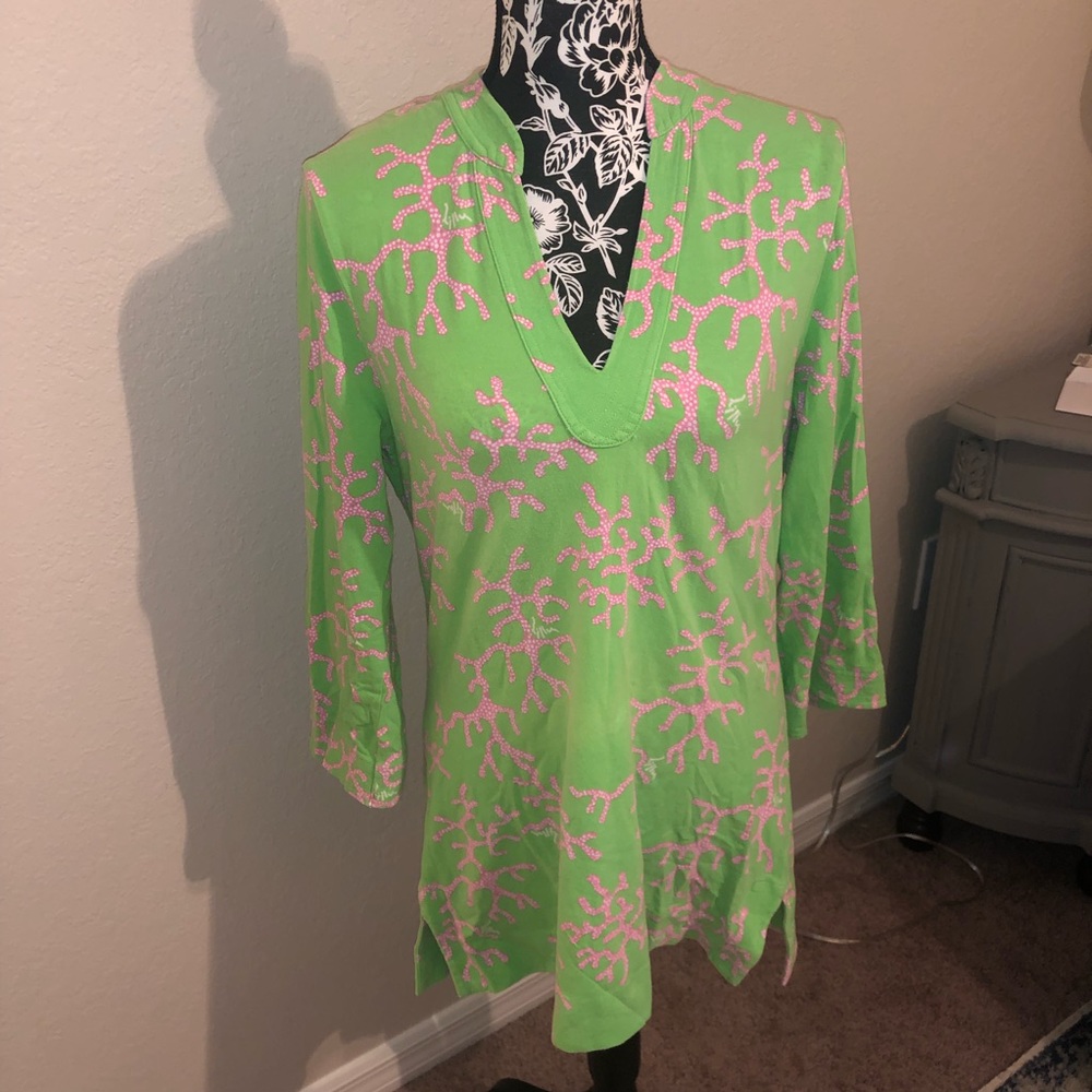 Lily Pulitzer size medium women’s coral 3/4 sleeve
